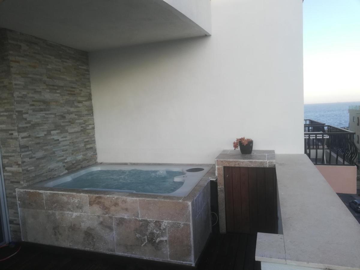 Riviera Penthouse Apartment *